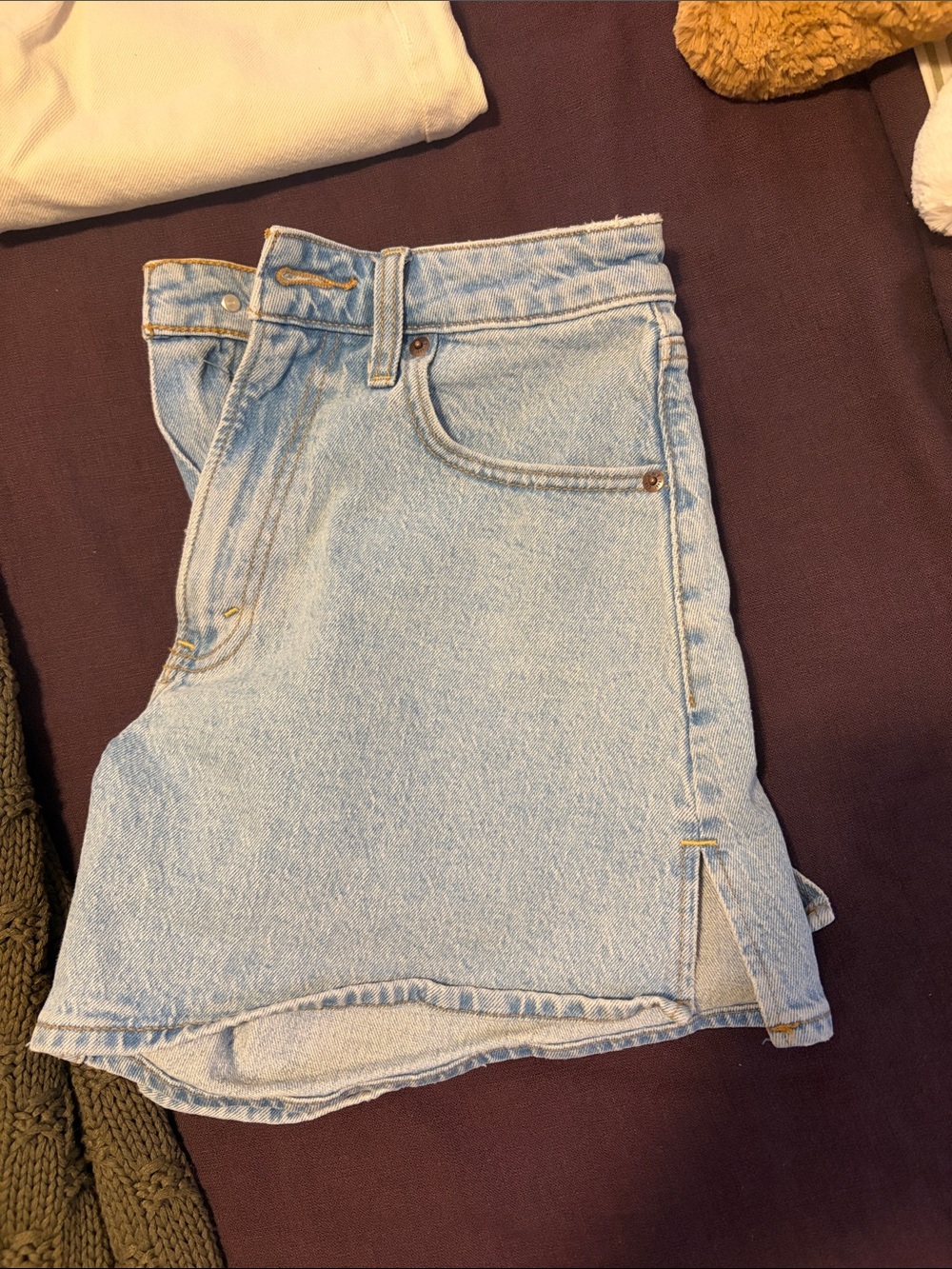 Abercrombie & Fitch curve love Light Wash High-Rise Denim Shorts - Picture 3 of 4